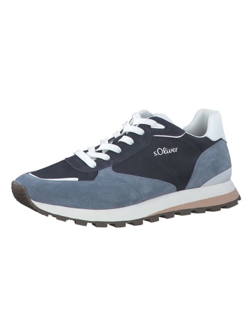 Sneakers in Dunkelblau