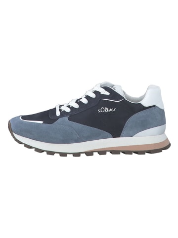 Sneakers in Dunkelblau