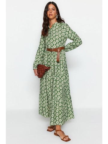 Kleid in Grün/ weiß