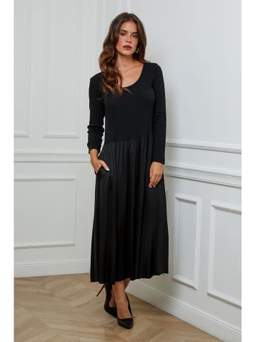 Kleid in Schwarz