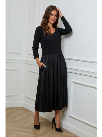Kleid in Schwarz