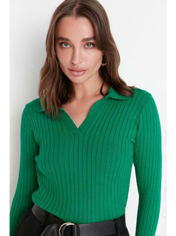 Sweter w kolorze zielonym