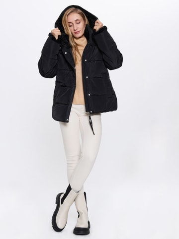 Winterjacke in Schwarz