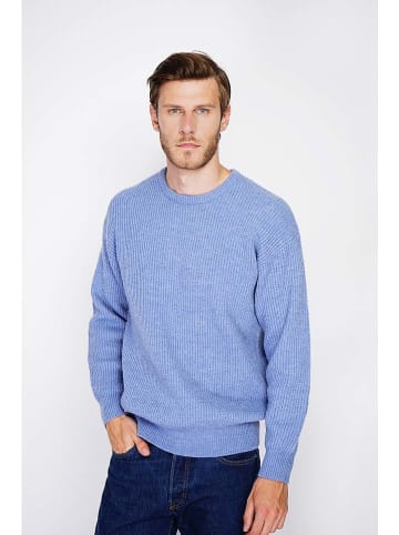 Sweter w kolorze błękitnym