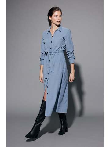 Kleid in Hellblau