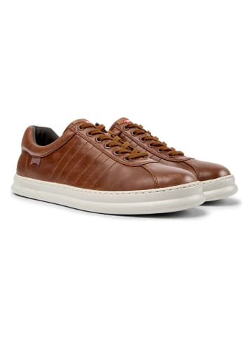 Skórzane sneakersy w kolorze jasnobrązowym