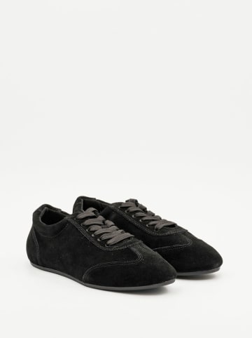 Sneakersy w kolorze czarnym