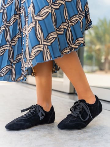 Sneakersy w kolorze czarnym