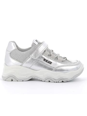 Sneakers in Silber