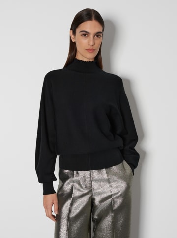 Sweter w kolorze czarnym