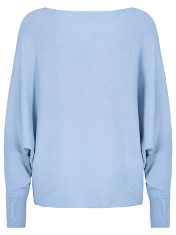 Sweter w kolorze błękitnym