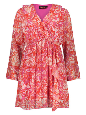 Kleid in Rot