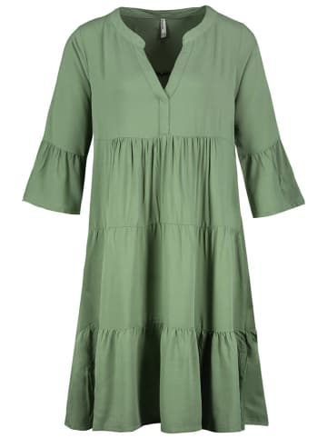 Kleid in Grün