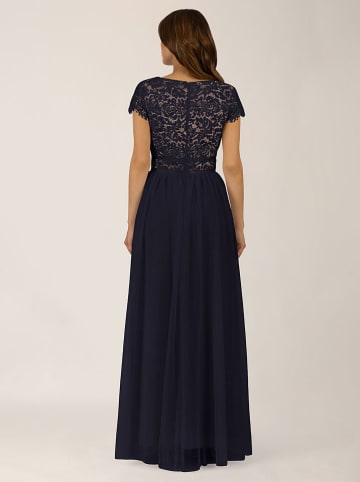 Kleid in Dunkelblau