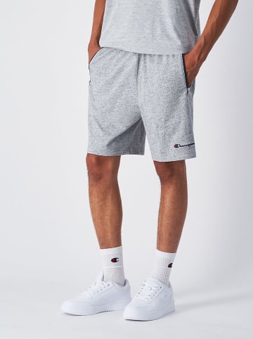 Shorts in Grau