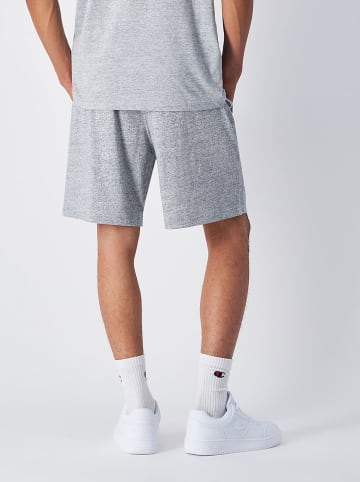 Shorts in Grau