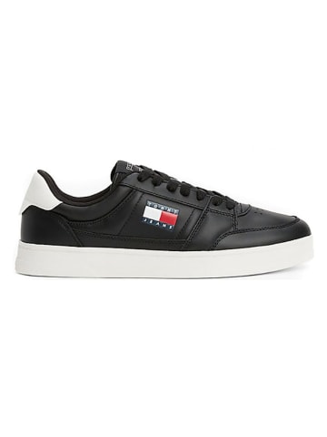 Sneakers in Schwarz
