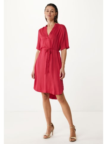Kleid in Rot
