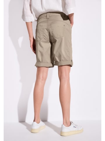 Bermudas in Grau