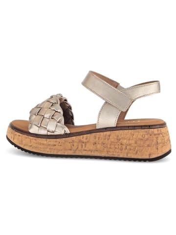 Leder-Keilsandaletten in Beige