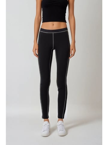 Legginsy w kolorze czarnym