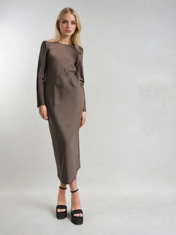 Kleid in Braun