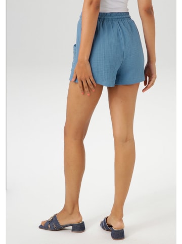 Shorts in Blau
