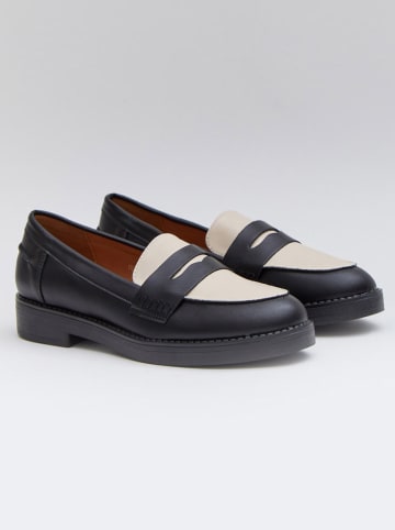 Mokassins in Schwarz/ Creme