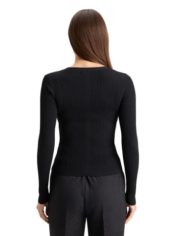 Sweter w kolorze czarnym