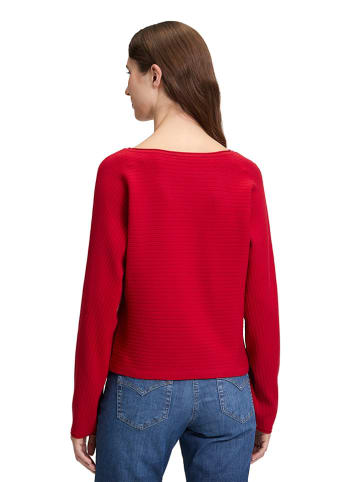 Sweter w kolorze czerwonym