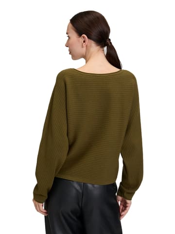 Sweter w kolorze oliwkowym