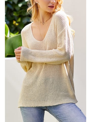 Sweter w kolorze kremowym