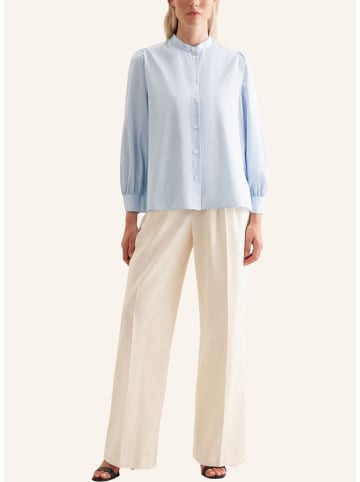 Bluse in Hellblau/ Weiß