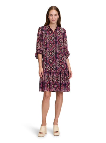 Kleid in Lila/ Bordeaux
