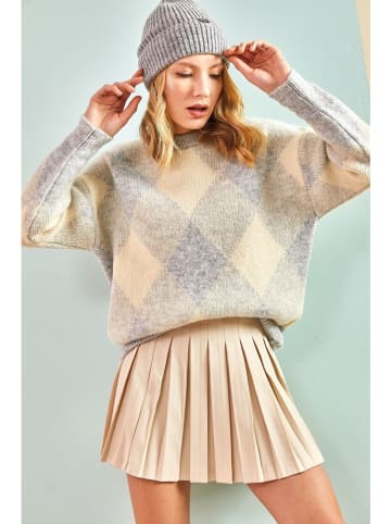 Pullover in Grau