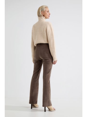 Jeans "Alessandro" - Flare fit - in Braun