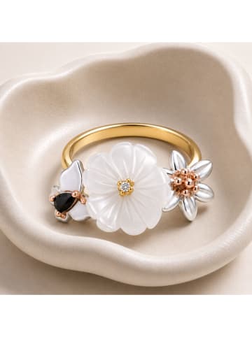 Vergulde ring met edelstenen