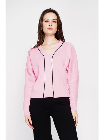 Sweter w kolorze jasnoróżowym