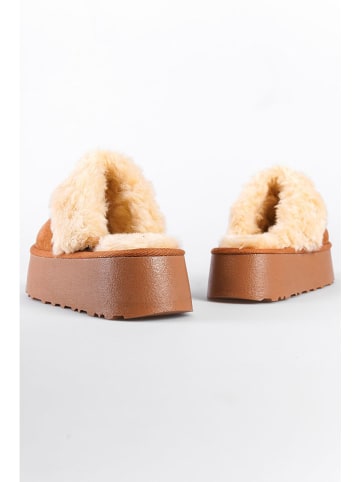Slippersy w kolorze jasnobrązowym