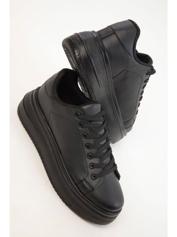 Sneakersy w kolorze czarnym