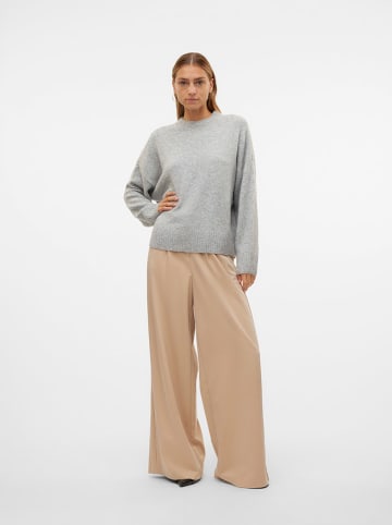 Sweter w kolorze szarym