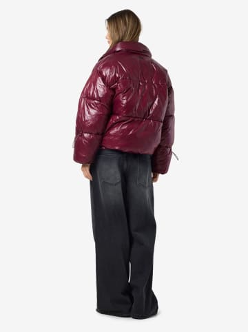 Steppjacke in Rot