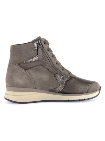 Sneakers  in Grau