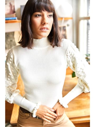 Sweter w kolorze białym