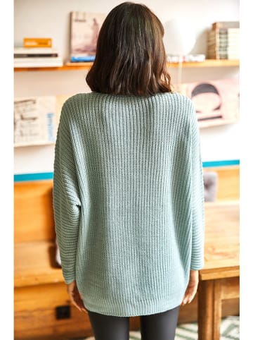 Sweter w kolorze miętowym