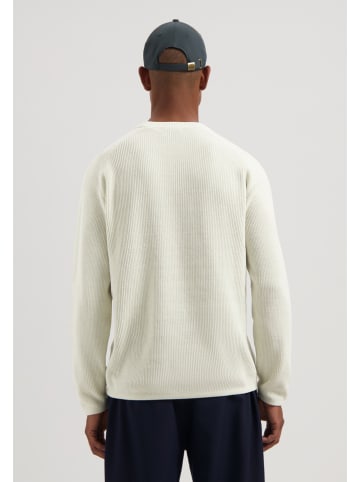 Sweter w kolorze kremowym
