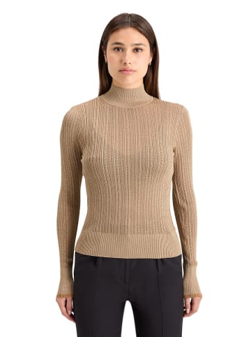 Sweter w kolorze karmelowym