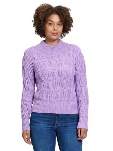 Sweter w kolorze lawendowym
