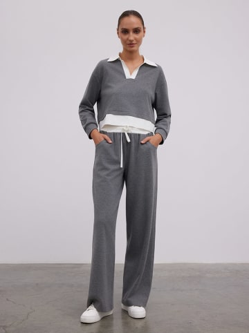 Hose in Grau