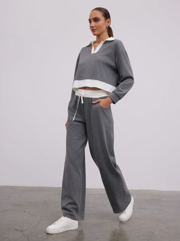 Hose in Grau
